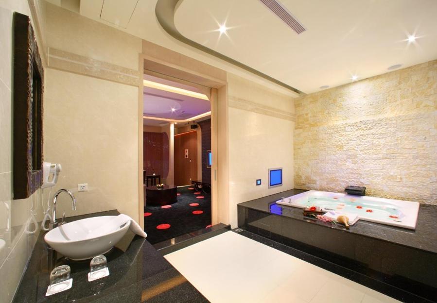 Amain Boutique Motel - Tucheng 217 Екстер'єр фото